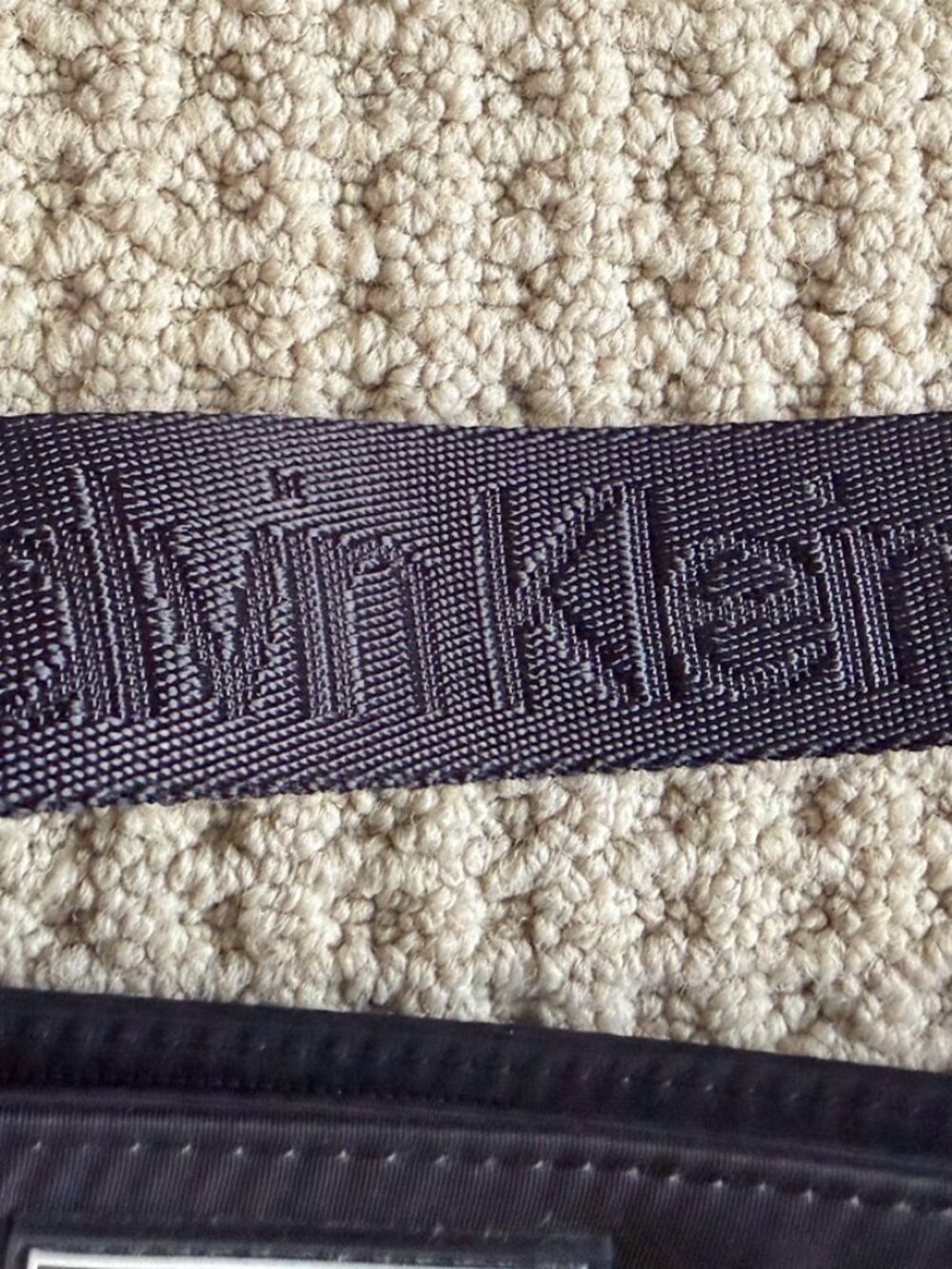 Calvin Klein Lightweight Purse - Picture 2 of 7